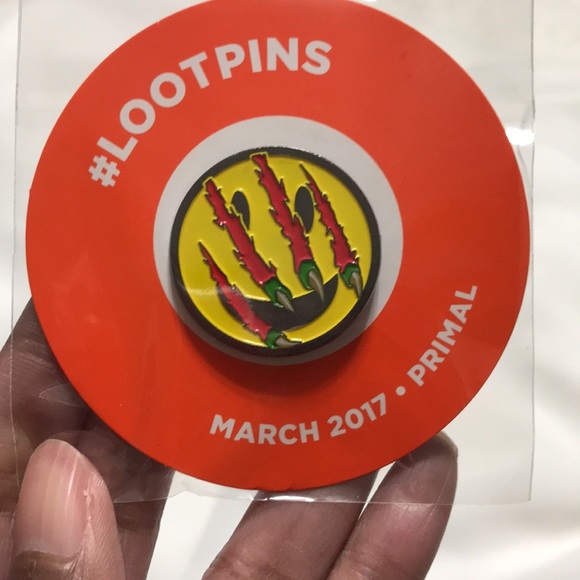 LOOT CRATE PRIMAL MARCH 2017 - Picture 8 of 10